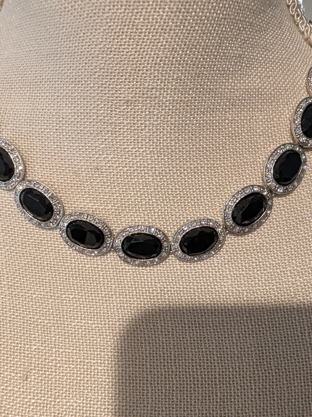 Monet Elegant Black Oval Crystals